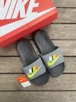 Nik_e Victori One Be True Grey Slide