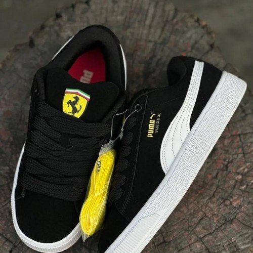 Pumaa Ferrarii Suede XL Black White