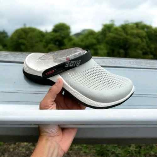 Crocss literide 360 clog grey black - Image 2