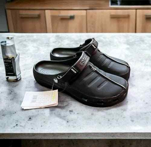 CROCSS YUKON CLOG BLACK