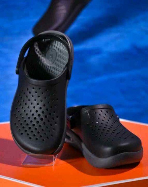 Crocss inmotion LiteRide Clogs Black - Image 2