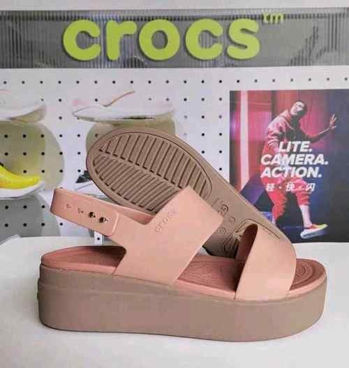 Crocss Brooklyn Womens Wedge Sandals pink - Image 2