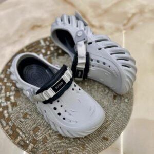 Crocss Echo Clogs (Atmosphere Grey Black)